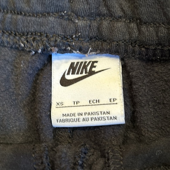Nike fleece sweatpants, color black, size xs, women’s - Picture 4 of 4